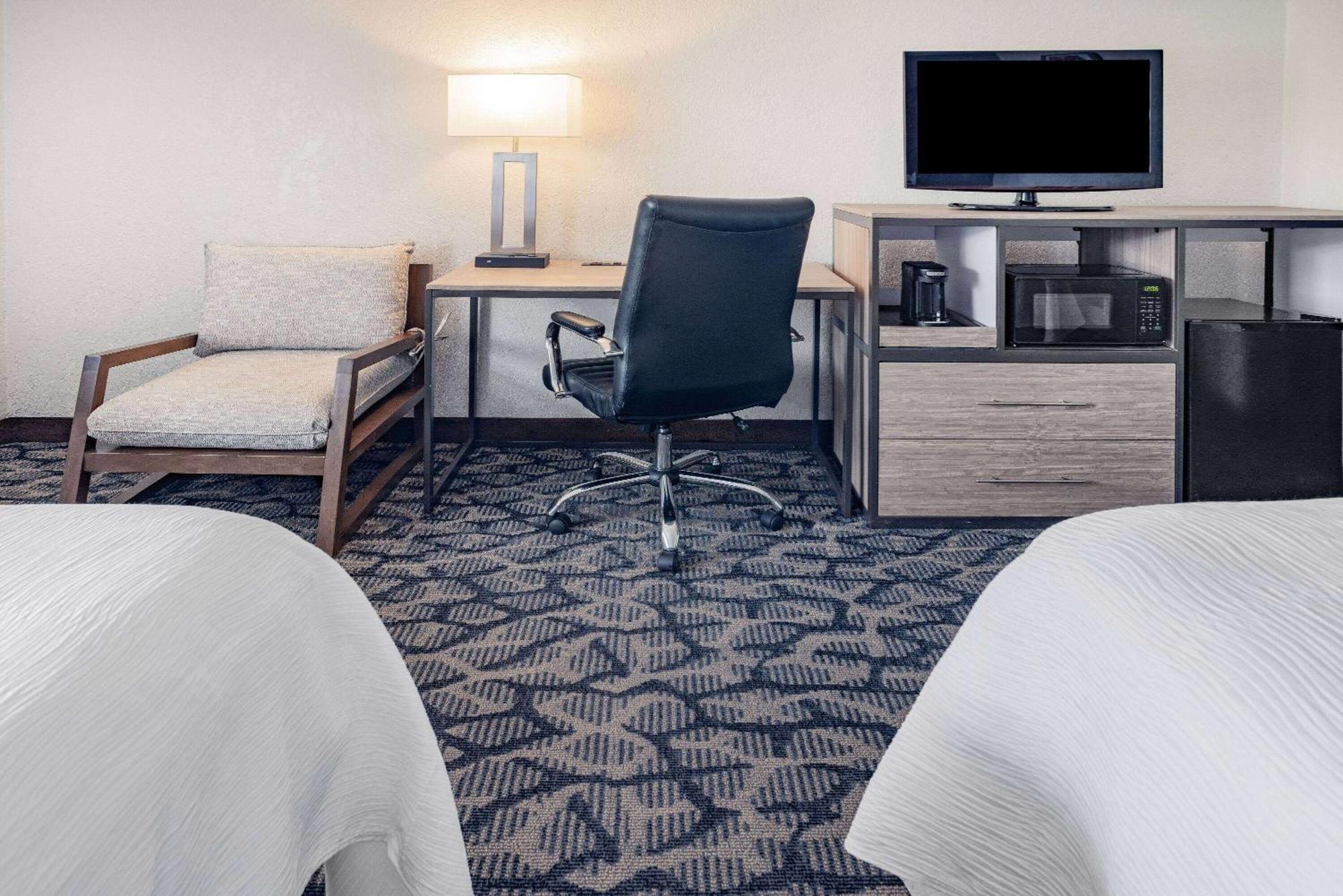 אג הארבור טאונשיפ Ramada By Wyndham West Atlantic City מראה חיצוני תמונה